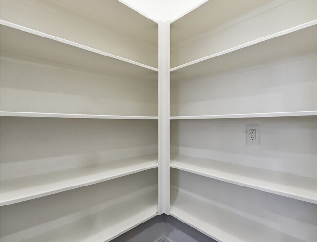 Building Photo - 212 Fallow Buck Ct