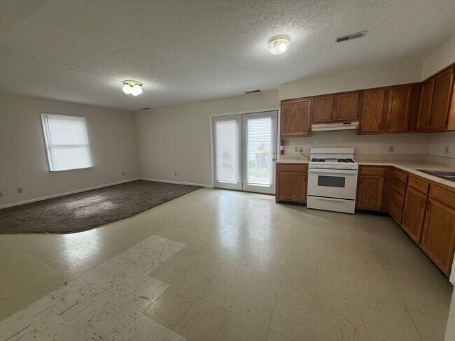 Building Photo - 1110 S Park Ave