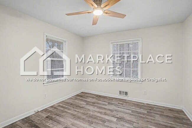 Building Photo - 8246 Collier St SW