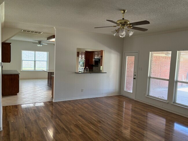 Building Photo - 514 Big Oak Ct