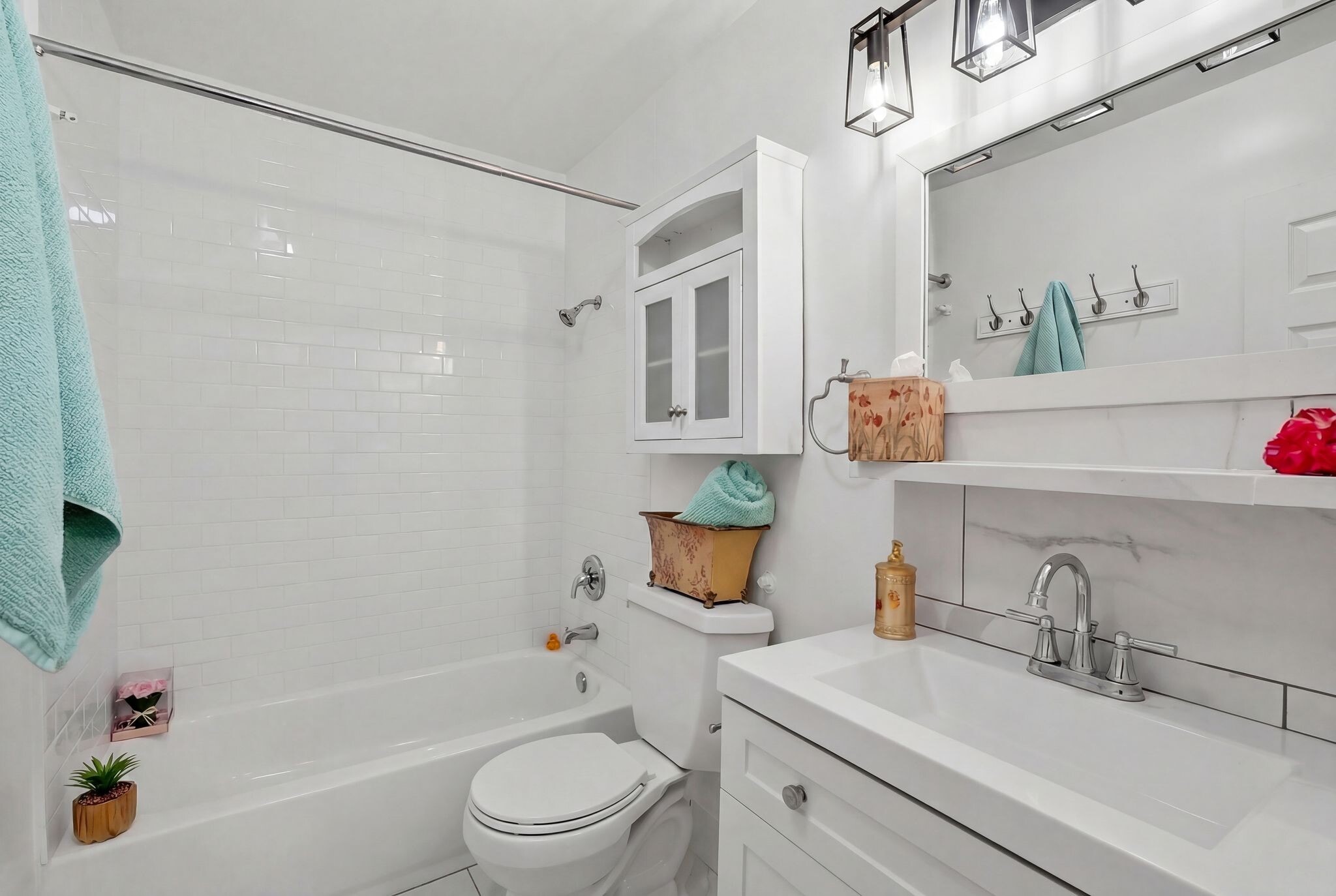 Building Photo - 13050 Dronfield Ave