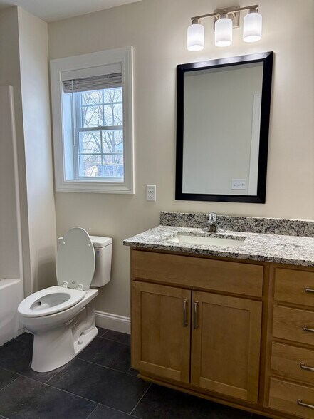 Building Photo - 122 Memphis St