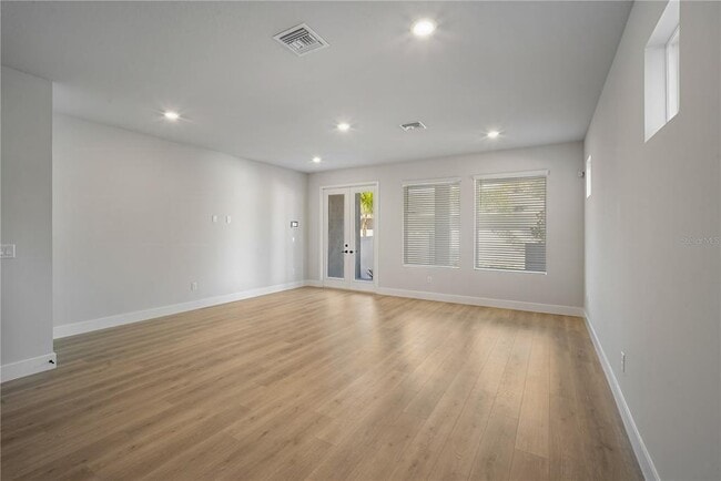 Building Photo - 406 N Westland Ave