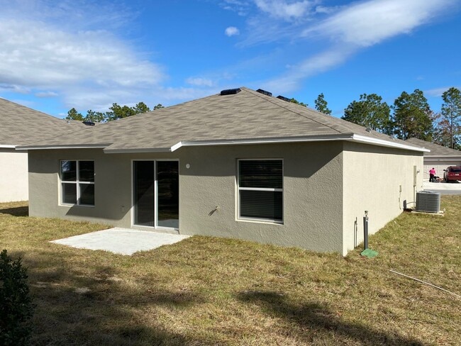 Building Photo - Desirable Lake Diamond Subdivision 3/2/2 **Won't Last**