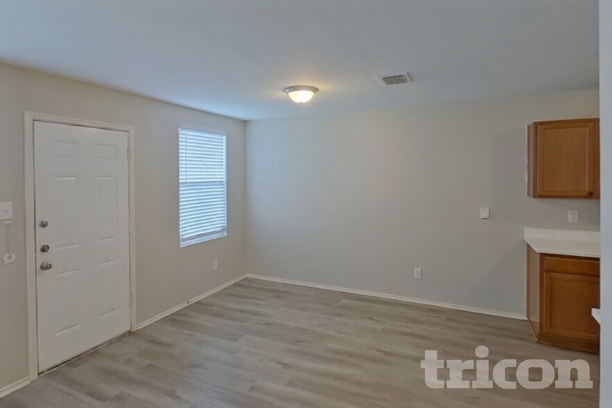 Building Photo - 2749 Ingram Cir
