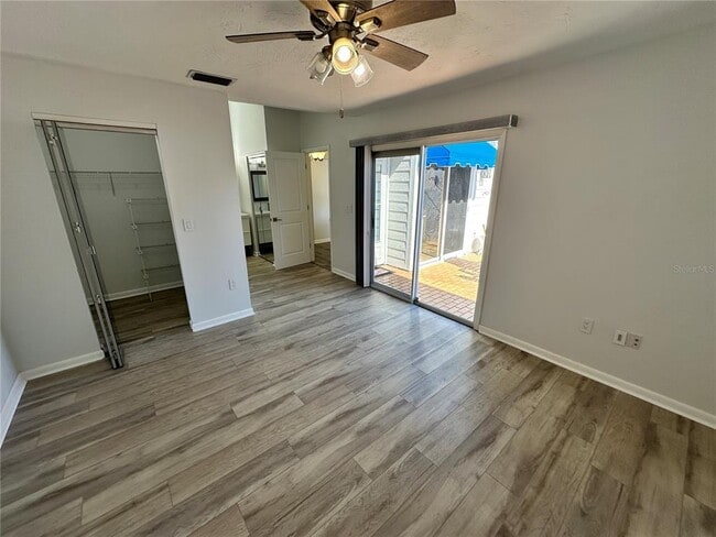 Building Photo - 864 Waterside Ln