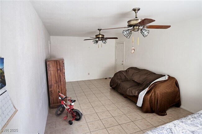 Building Photo - 2751 S Dandelion St