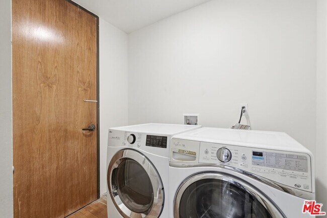 Building Photo - 211 S Spalding Dr