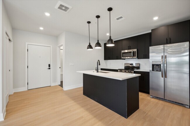 Building Photo - 6910 Ridge Ave