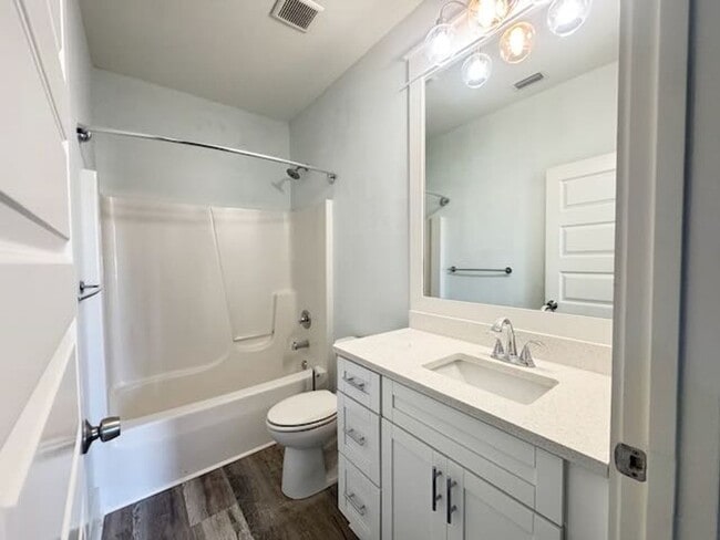 Building Photo - Palm Heaven!!Application and more info @ https://www.sandseekerrealty.com/long-term-rentals/. Cli...