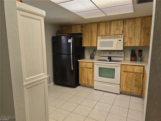 Building Photo - 6142 Whiskey Creek Dr