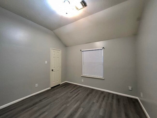 Building Photo - 10611 Sunswept Fields Ln