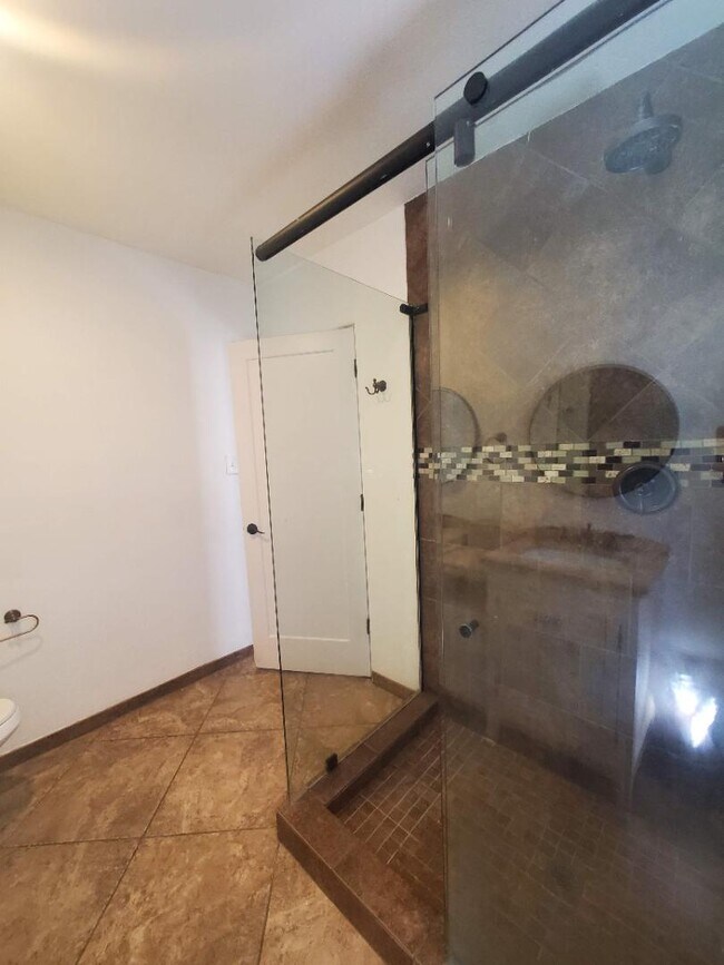 Building Photo - 1520 W Encanto Blvd