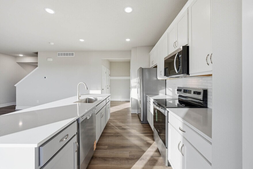 Building Photo - 526 43rd St SW