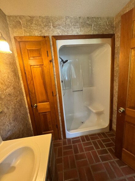 Building Photo - 432 Menees Ln