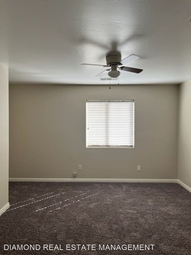 Building Photo - 3 br, 2 bath House - 300 SHERMAN PEAK DR.