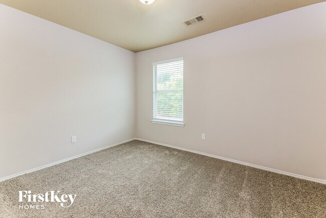 Building Photo - 3605 Smoketree Dr