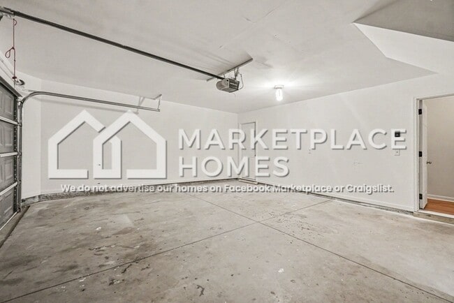 Building Photo - 5786 Westchase St