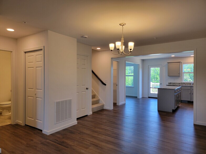 Building Photo - 2131 S Autumn Chase Dr