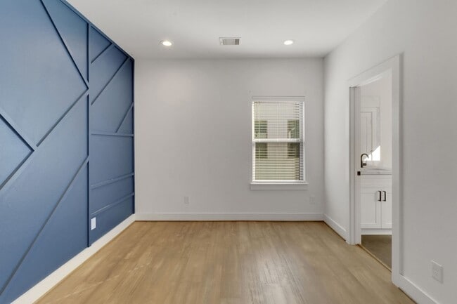 Building Photo - 1526 Chestnut St