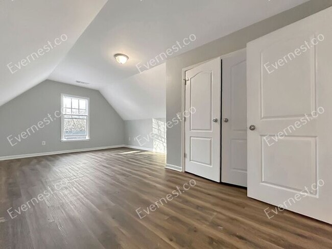 Building Photo - 142 Lawton St SW