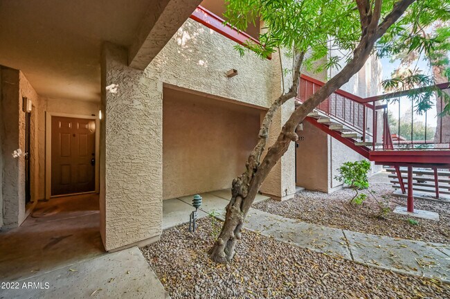Building Photo - 3131 W Cochise Dr