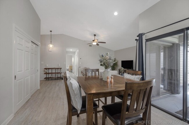 Building Photo - 2482 Bedford Mews Dr