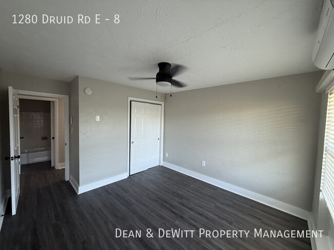 Building Photo - Creekside Apartments - 2/1 Clearwater - Fo...