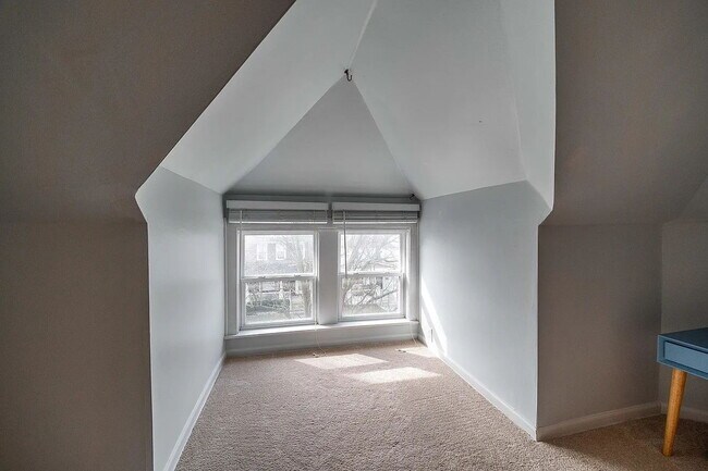 Building Photo - 236 E Mithoff St
