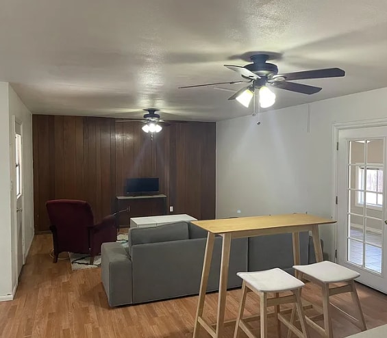 Building Photo - 128 E Hermosa Dr