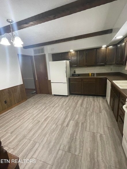 Building Photo - 9505 E Laurens Ln