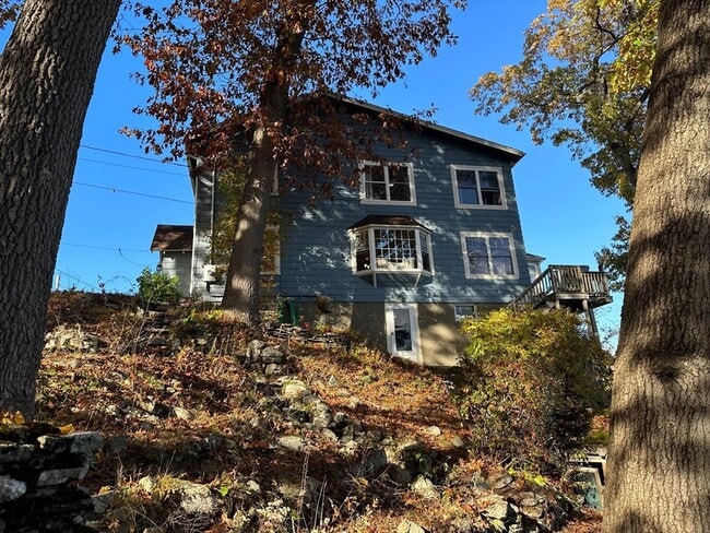 Building Photo - 84 Lakeside Dr
