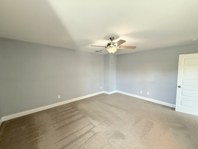 Building Photo - 218 Woodgrove Dr NW