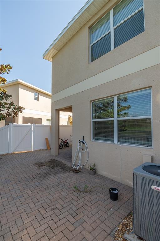 Building Photo - 12009 Greengate Dr