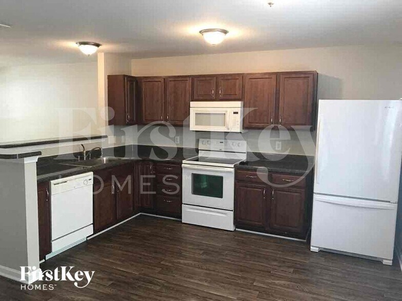 Building Photo - 232 Morning Dew Dr