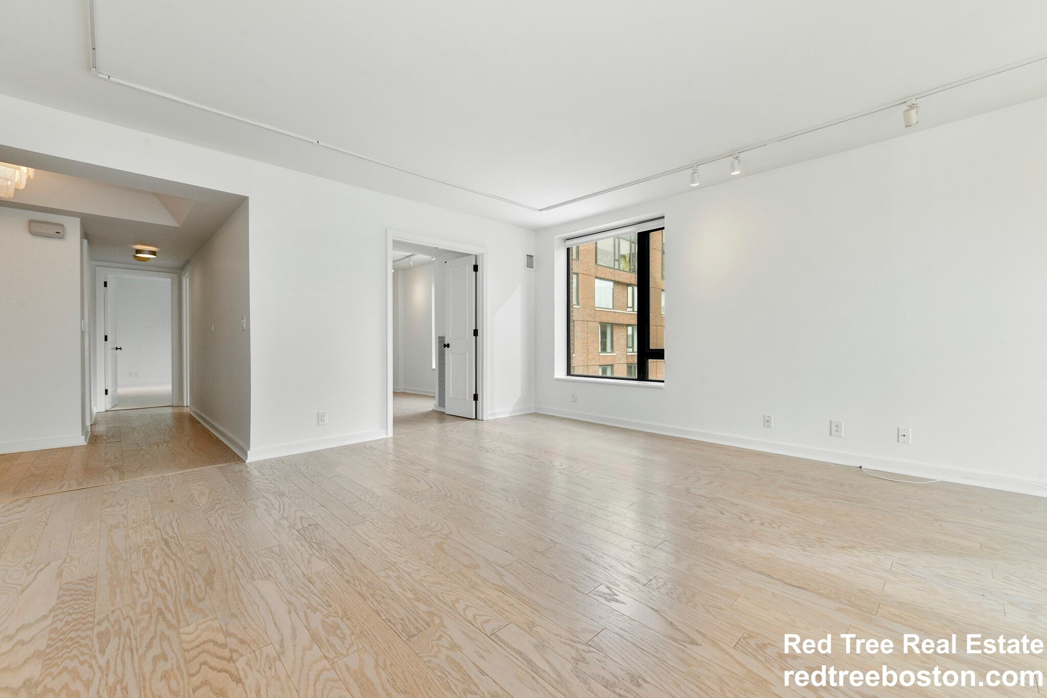 Building Photo - 220 Boylston St