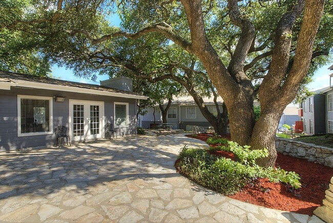 Building Photo - Windbury Apartments