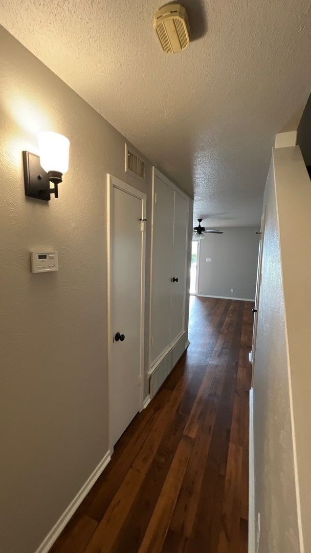 Building Photo - 110-116 Meadowview Drive