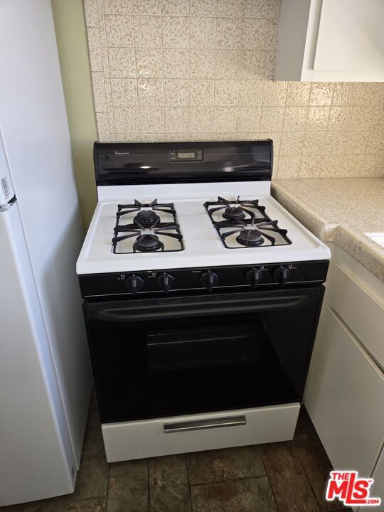 Building Photo - 1233 Tamarind Ave