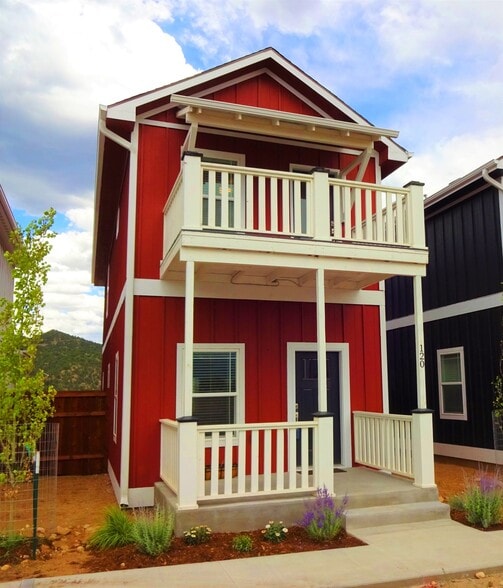 Front of House - 120 Barnwood Cir