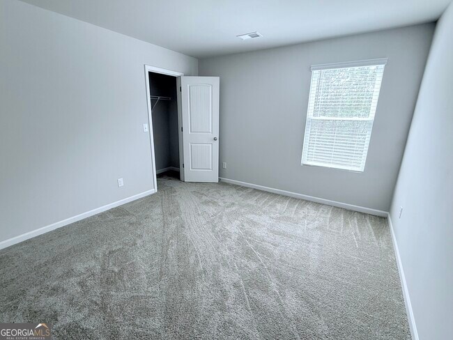 Building Photo - 179 Goodall Woods Dr