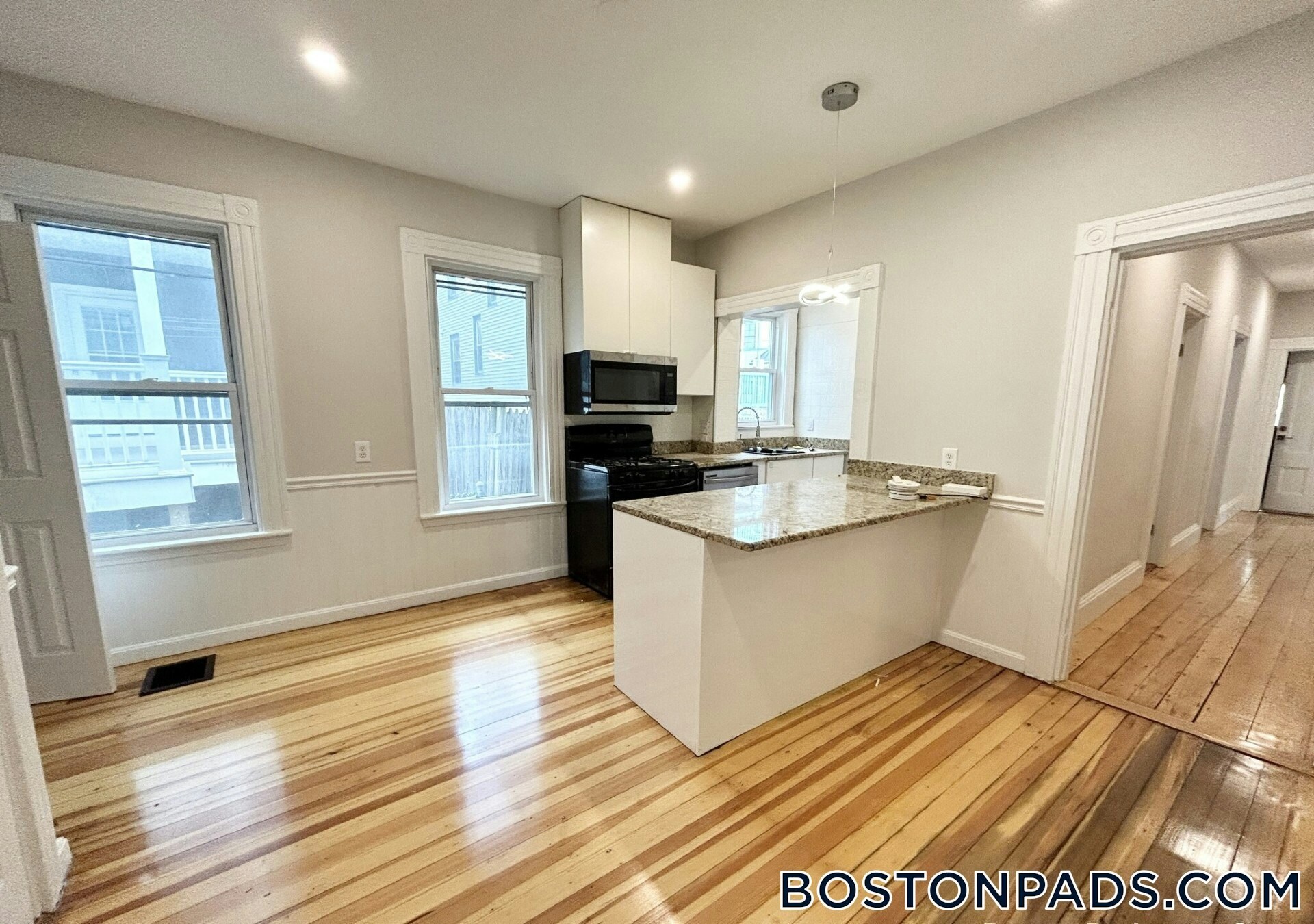 Building Photo - 12 Buttonwood St