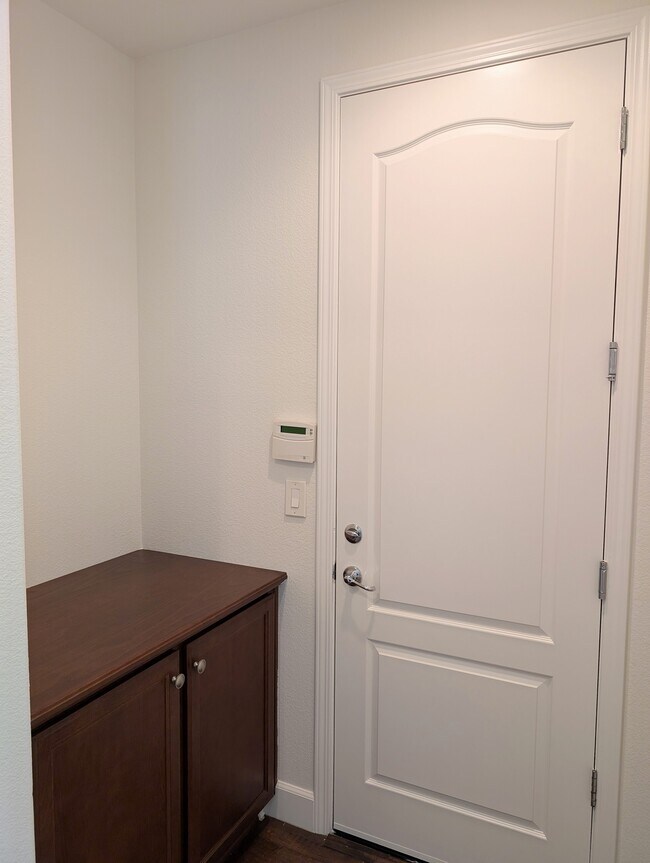 Building Photo - 655 San Marino Ct