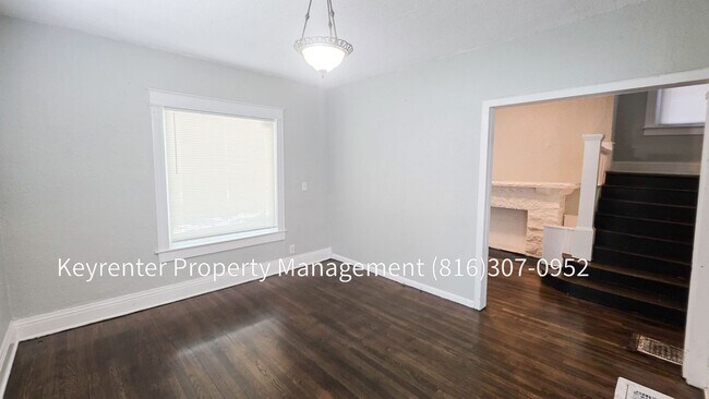 Building Photo - Welcome Home to This Bright & Inviting 4 Bed, 2 Bath