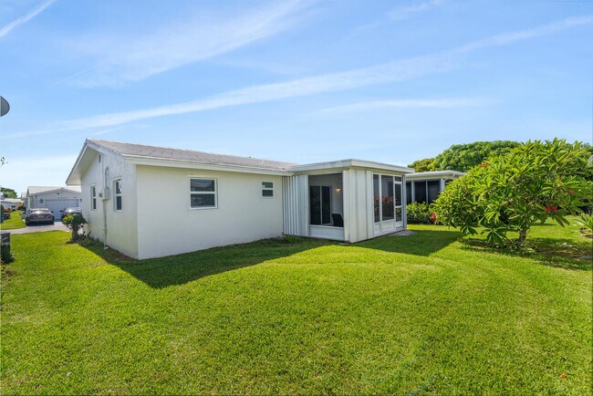 Building Photo - 902 SW 17th St