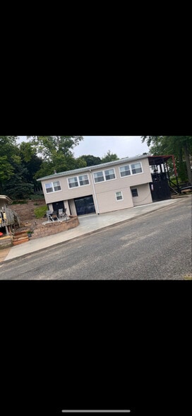 Building Photo - 12060 Mac Dr