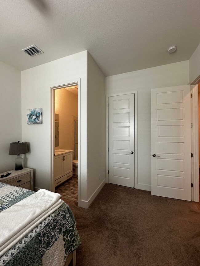 Building Photo - Single-story home in Spring Lake