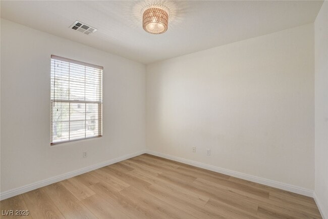 Building Photo - 10808 Wallflower Ave