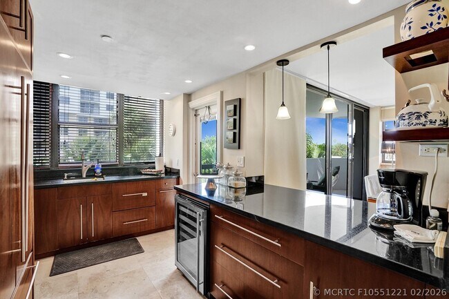 Building Photo - 1361 S Ocean Blvd