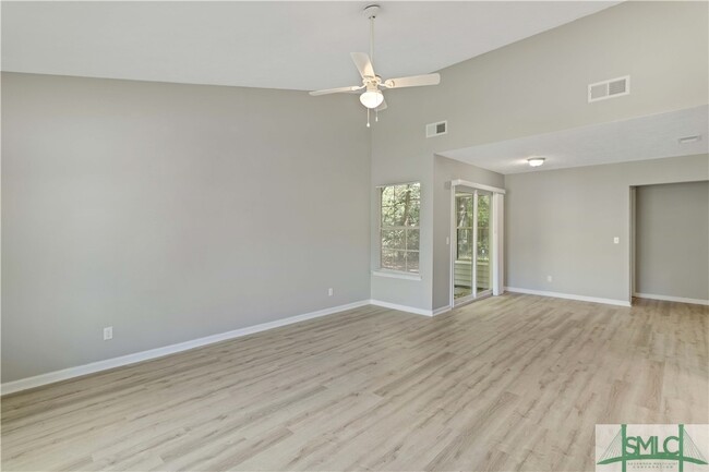 Building Photo - 65 Falcon Dr